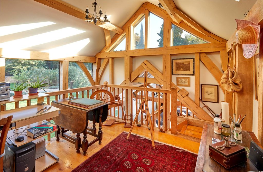 Property photo 3 of 11 Moat Barn