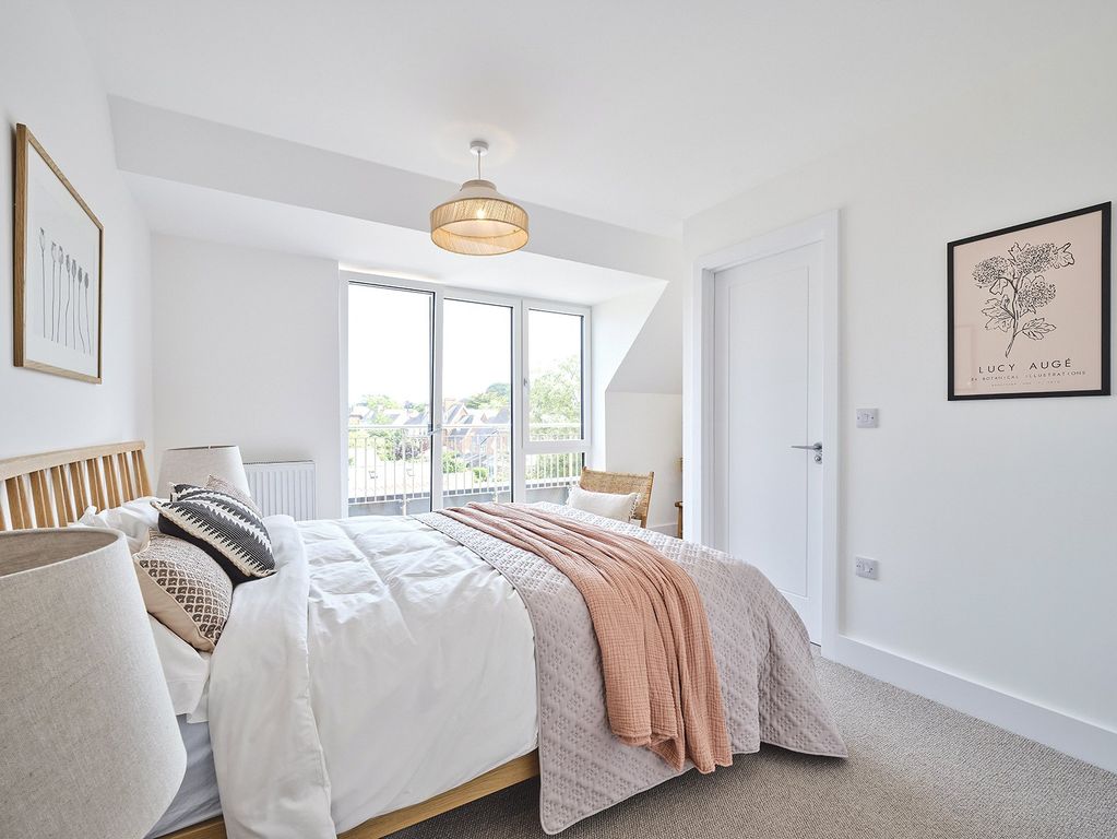 Property photo 2 of 7 Show Home