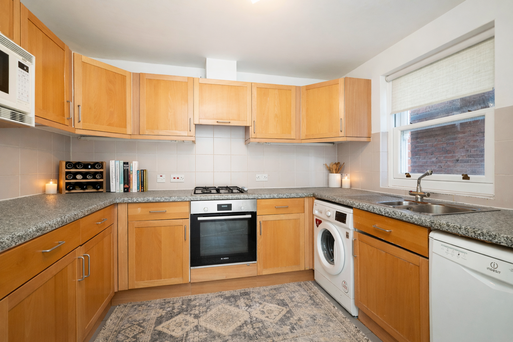 Property photo 3 of 6 Kitchen