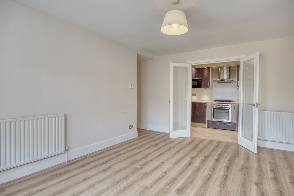 Property photo 2 of 24