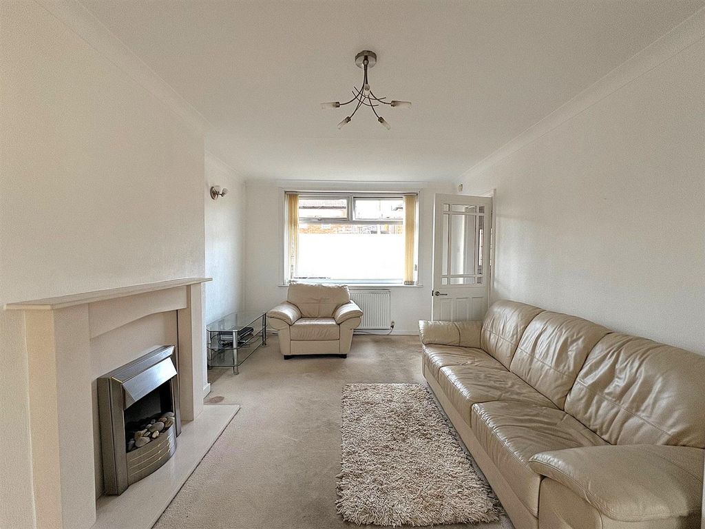 Property photo 3 of 16 Lounge 2.Jpg