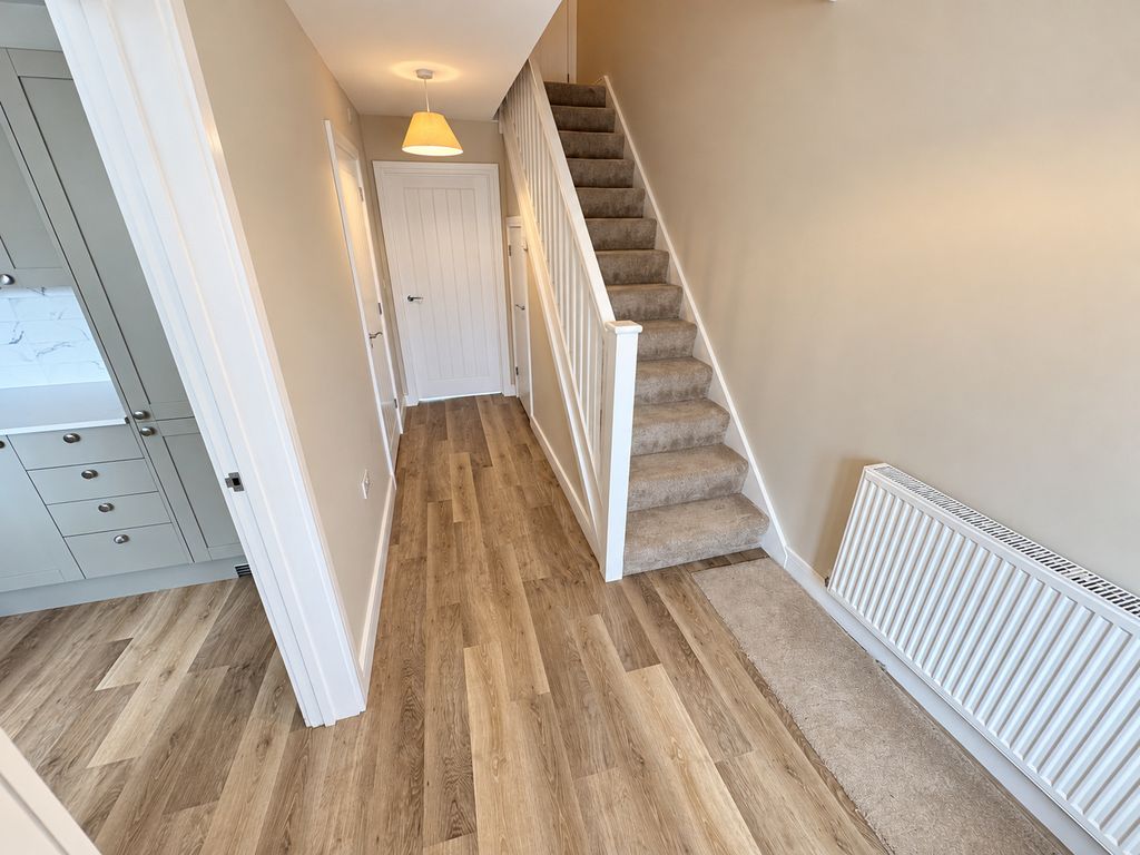 Property photo 2 of 19 Photo