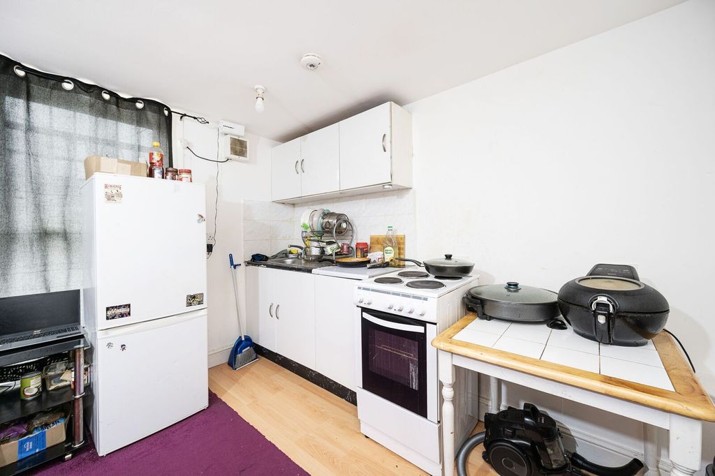 Property photo 3 of 4