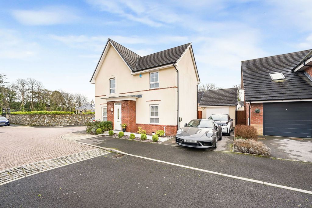 Property photo 1 of 43