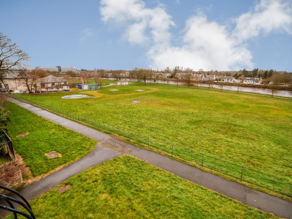 Property photo 1 of 12 2Â Bedroom Flat For Sale