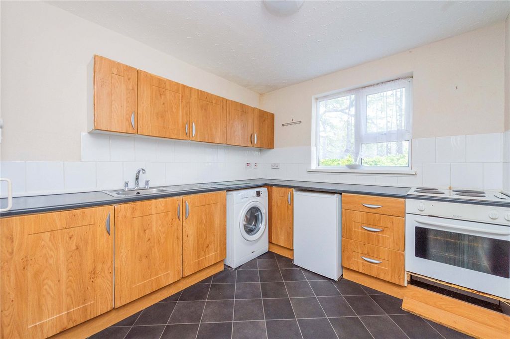 Property photo 2 of 21 Picture No. 23