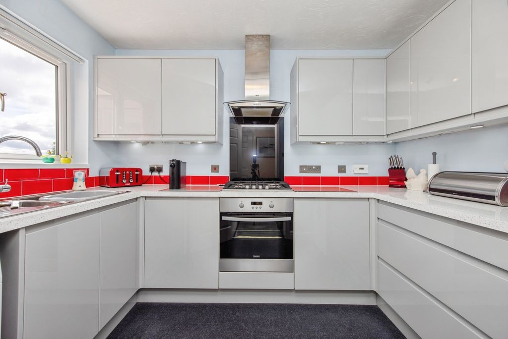Property photo 2 of 18 Pbox-Img.Jpg