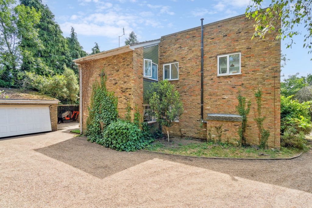 Property photo 1 of 24