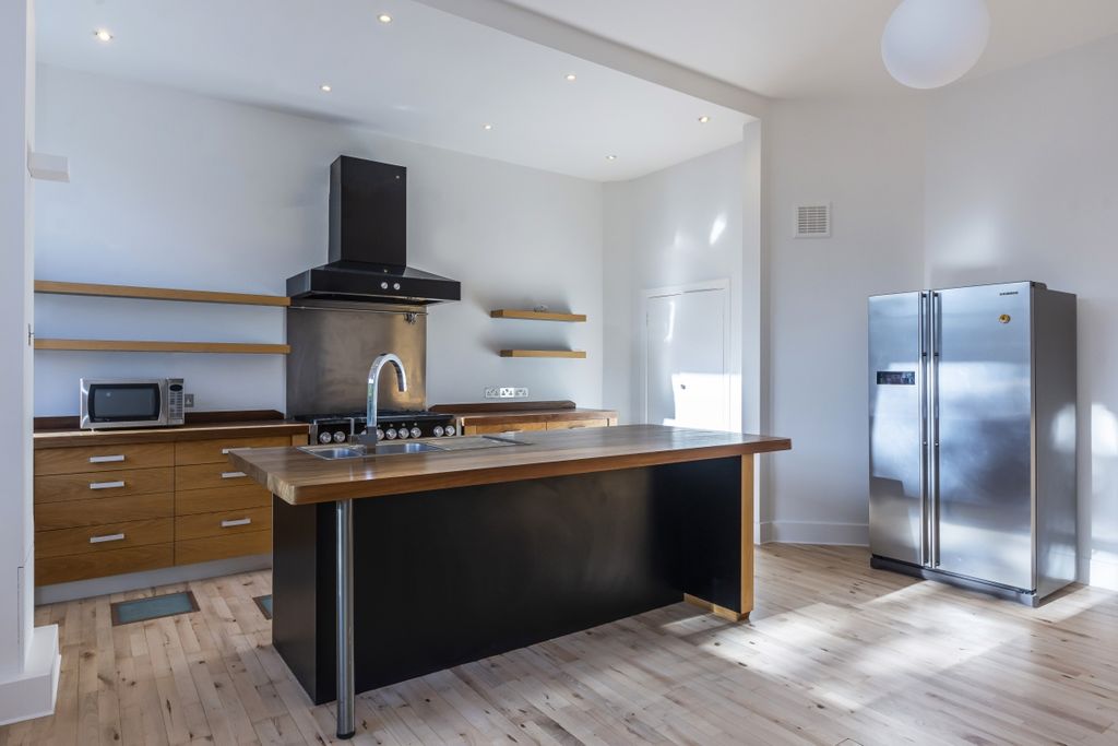 Property photo 3 of 26 3-42-Redington-Ro...