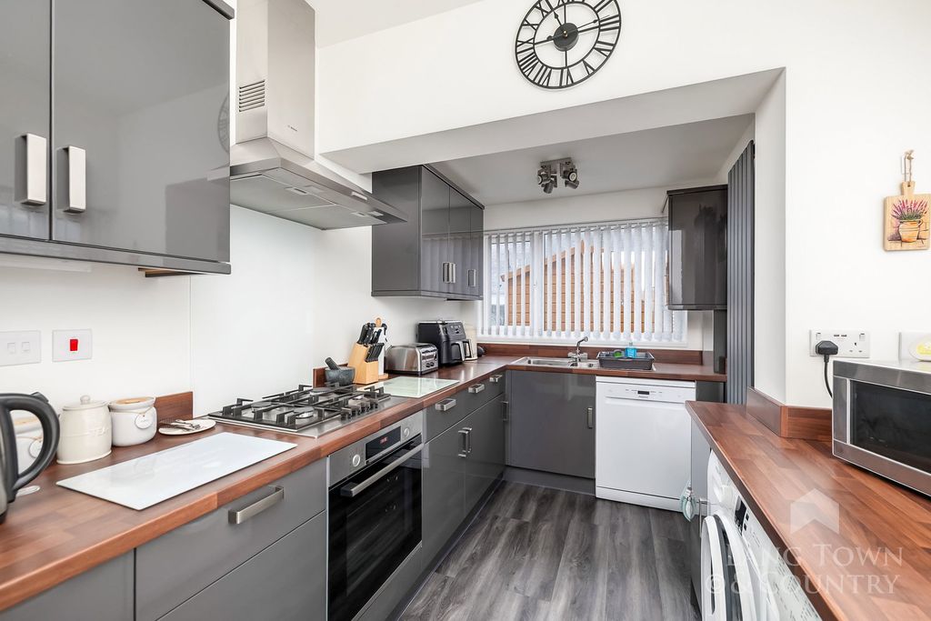 Property photo 3 of 15