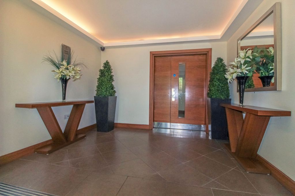 Property photo 3 of 19 Gallery