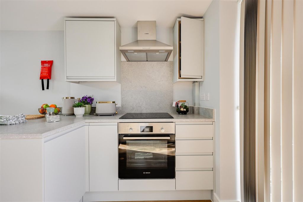 Property photo 3 of 11 Img (4).Jpg