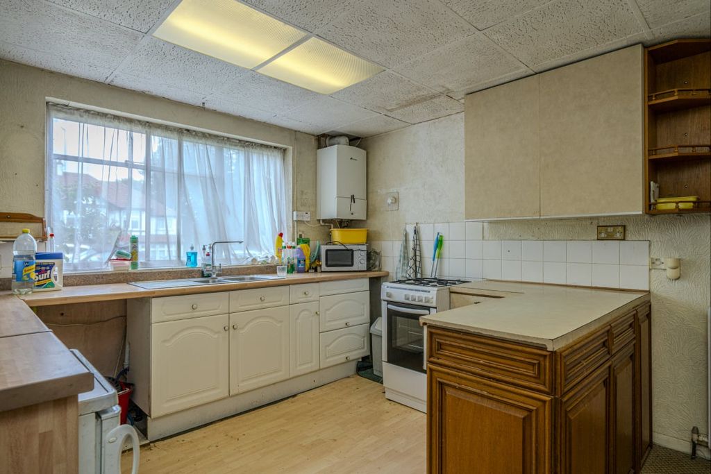Property photo 3 of 22