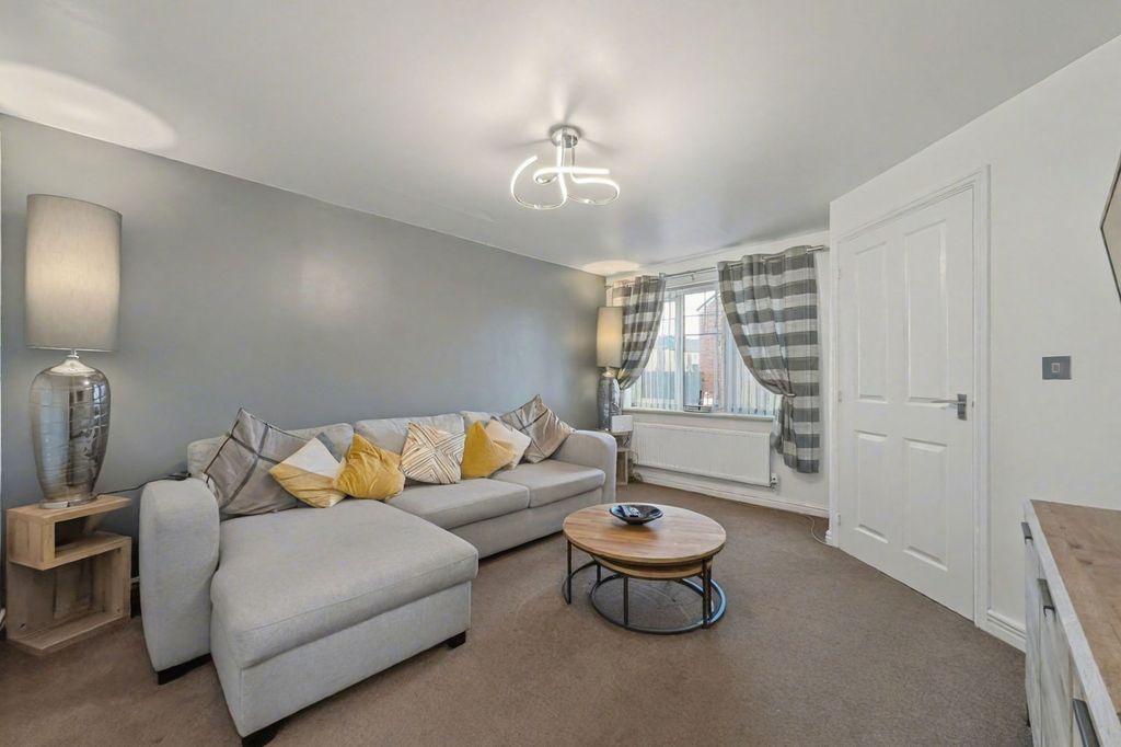 Property photo 2 of 14