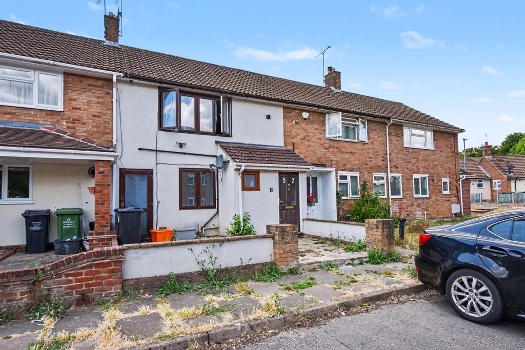 Property photo 2 of 18 52 Danbury Down, Basildon, Ss14 2Sw