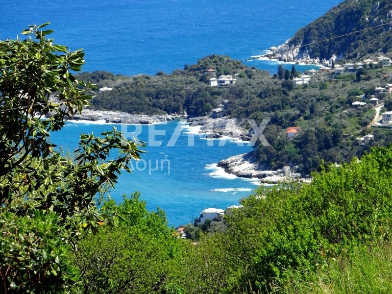 Property photo 2 of 25