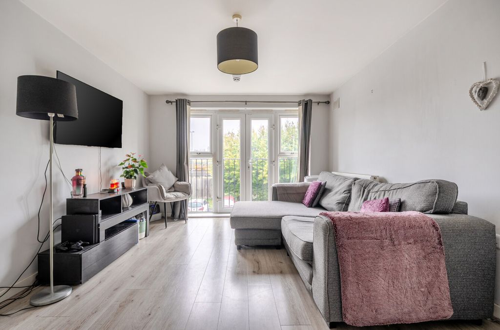 Property photo 2 of 8 1361936-6-68Dfa9A...