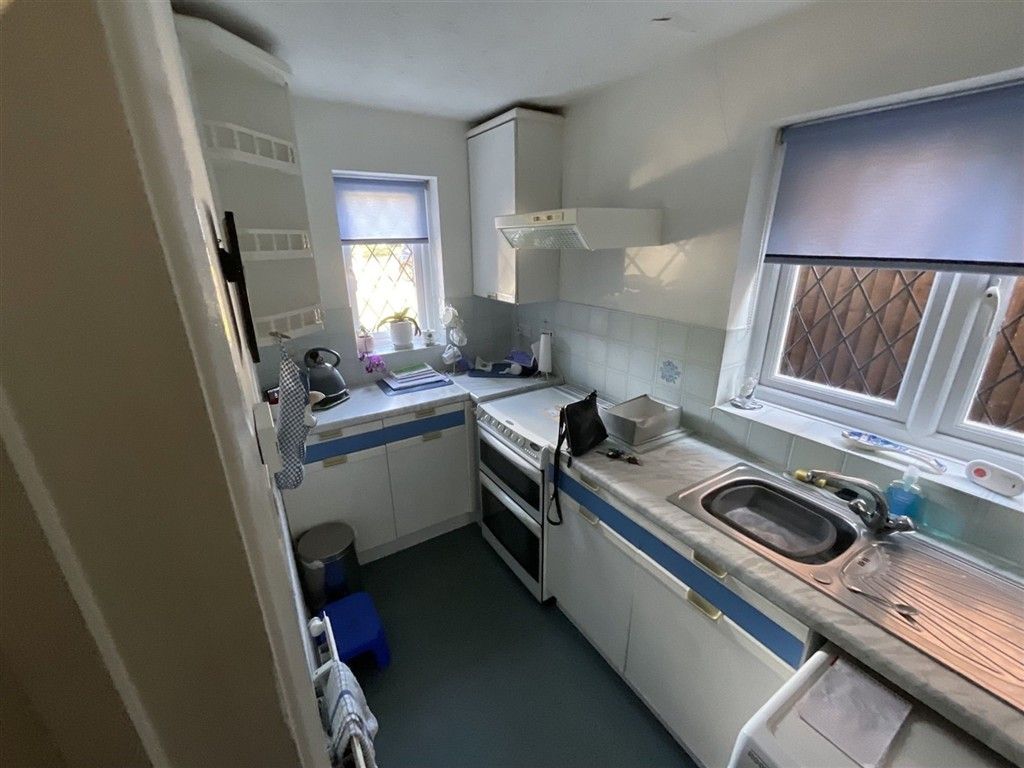 Property photo 3 of 7 Kitchen