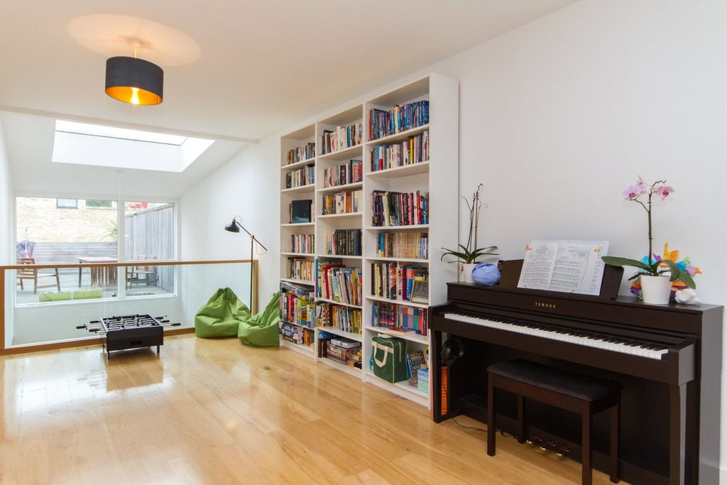 Property photo 3 of 12 Picture No. 25