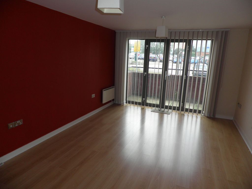 Property photo 3 of 10 Living Room