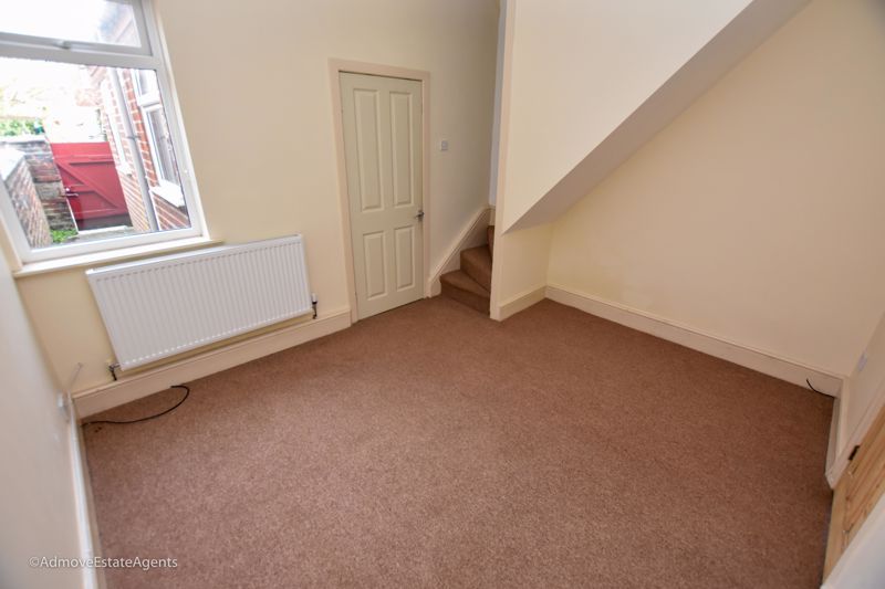 Property photo 3 of 7 Photo 4