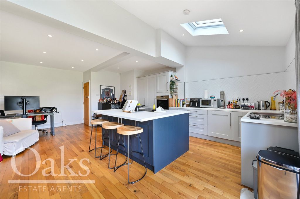 Property photo 3 of 12 Picture No. 10