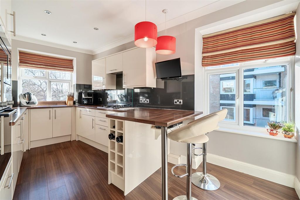 Property photo 3 of 20 1394003-4-6945357F34808.Jpg