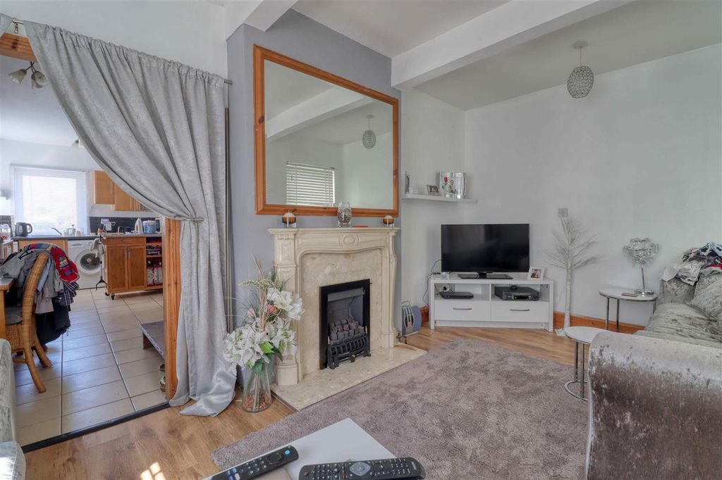 Property photo 2 of 6