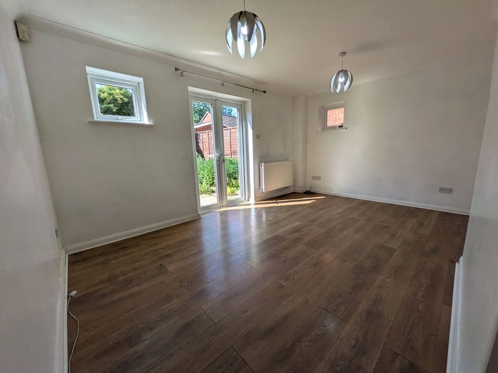 Property photo 2 of 8 Picture No. 04