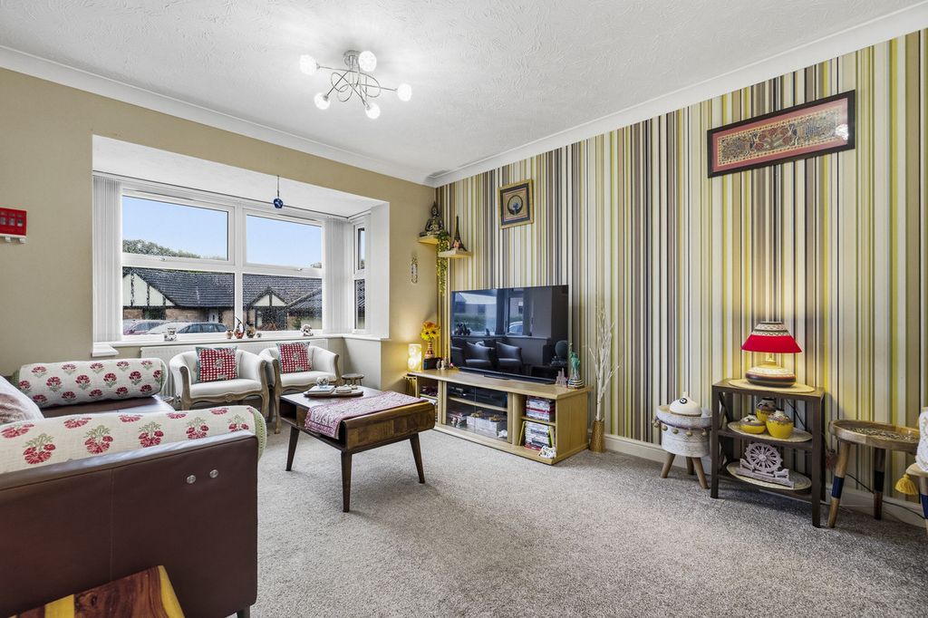 Property photo 2 of 30
