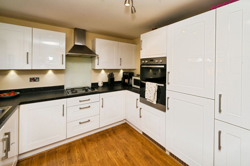 Property photo 2 of 18 Pbox-Img.Jpg