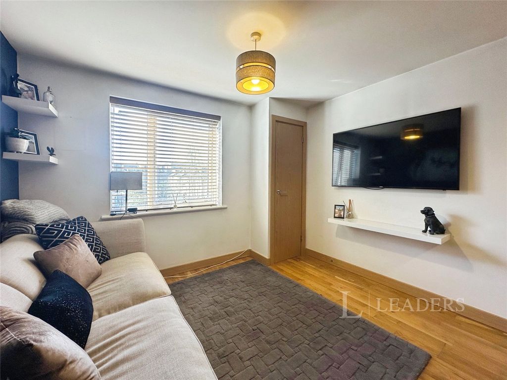 Property photo 2 of 12 Picture No. 87