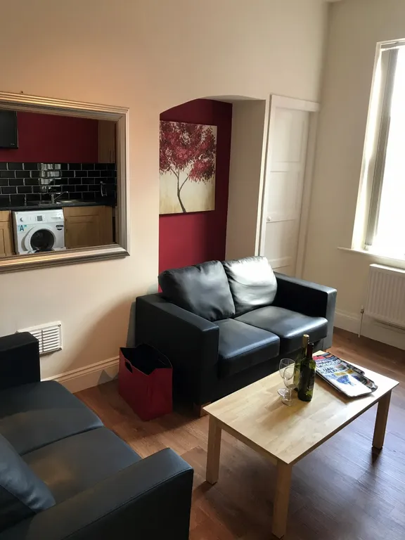 Flat 3, 122 Foxhall Road, Forest Fields, Nottingham NG7 - View 3