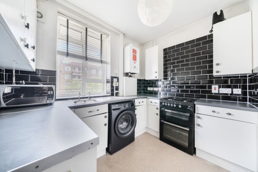 Property photo 2 of 14 1465353-1-6A0c59F...