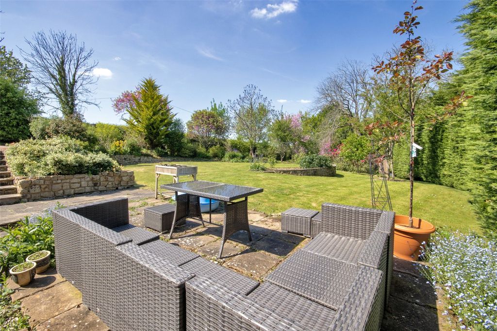 Property photo 3 of 20 Terrace &amp; Garden