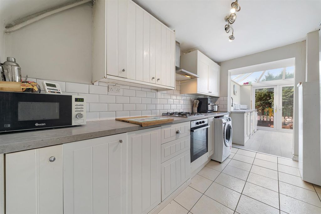 Property photo 3 of 24 49 Fisher Avenue-21.Jpg