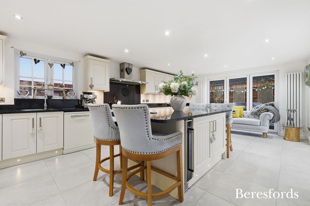 Property photo 2 of 30 Picture No. 18