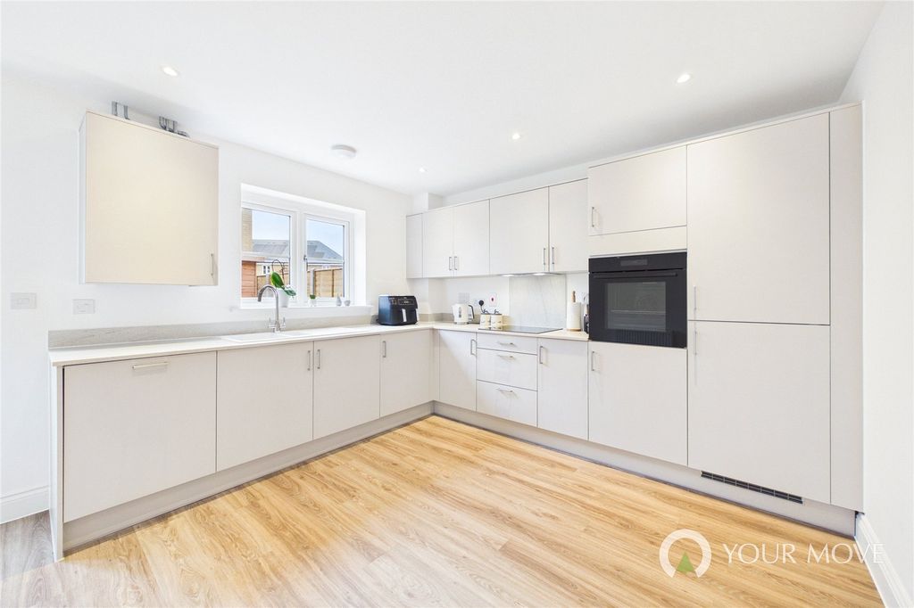 Property photo 3 of 17 Picture No. 05