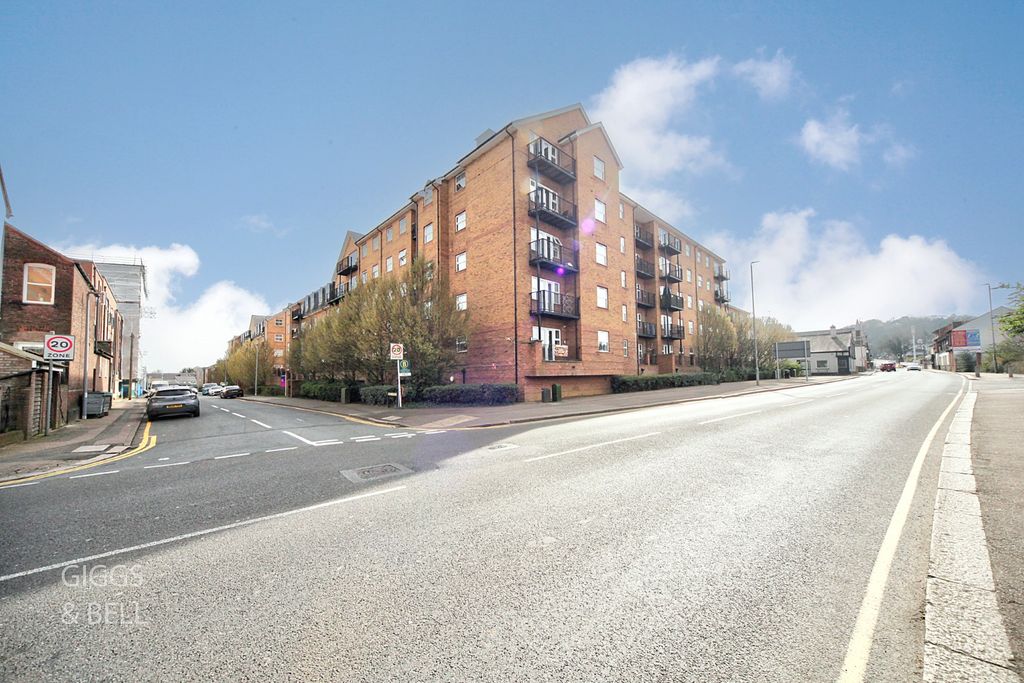 Property photo 1 of 12 5314532