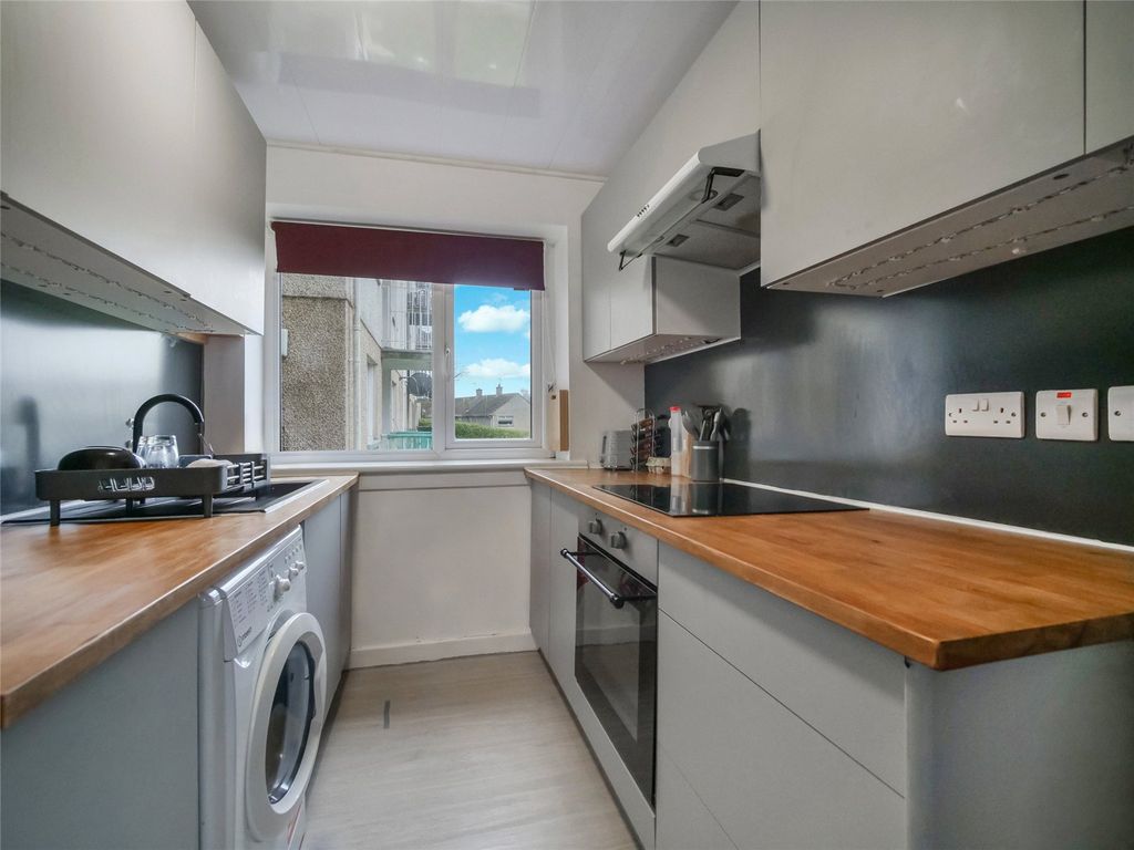 Property photo 2 of 14 Picture No. 11