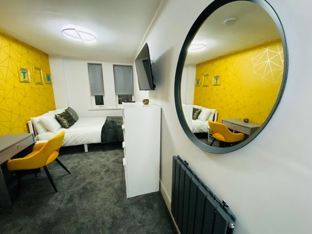 Property photo 3 of 25 Room 3 - Double Ensuite