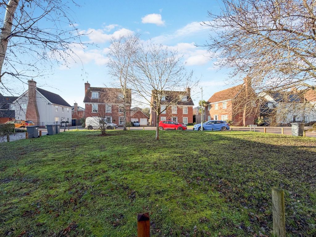 Property photo 2 of 13