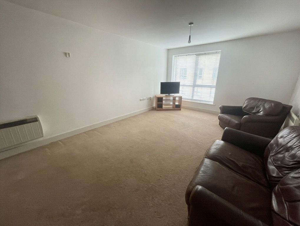 Property photo 3 of 7 Living Room