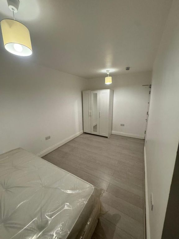 Property photo 1 of 2