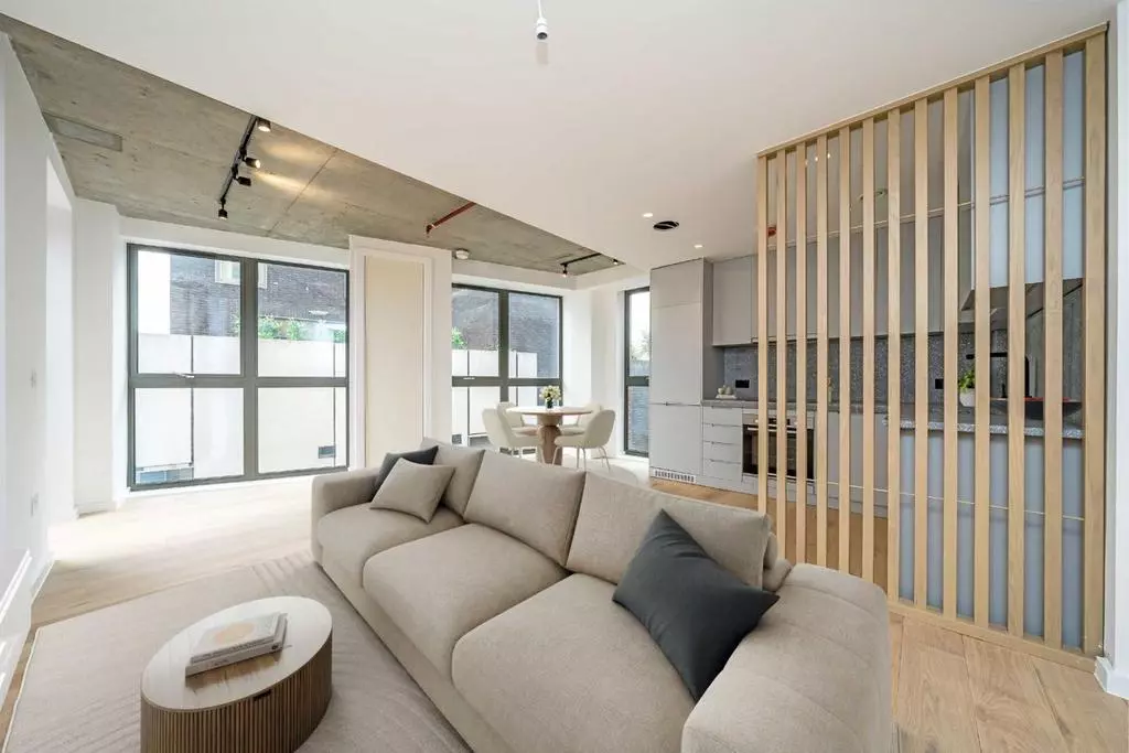 Property photo 1 of 11 Living Room