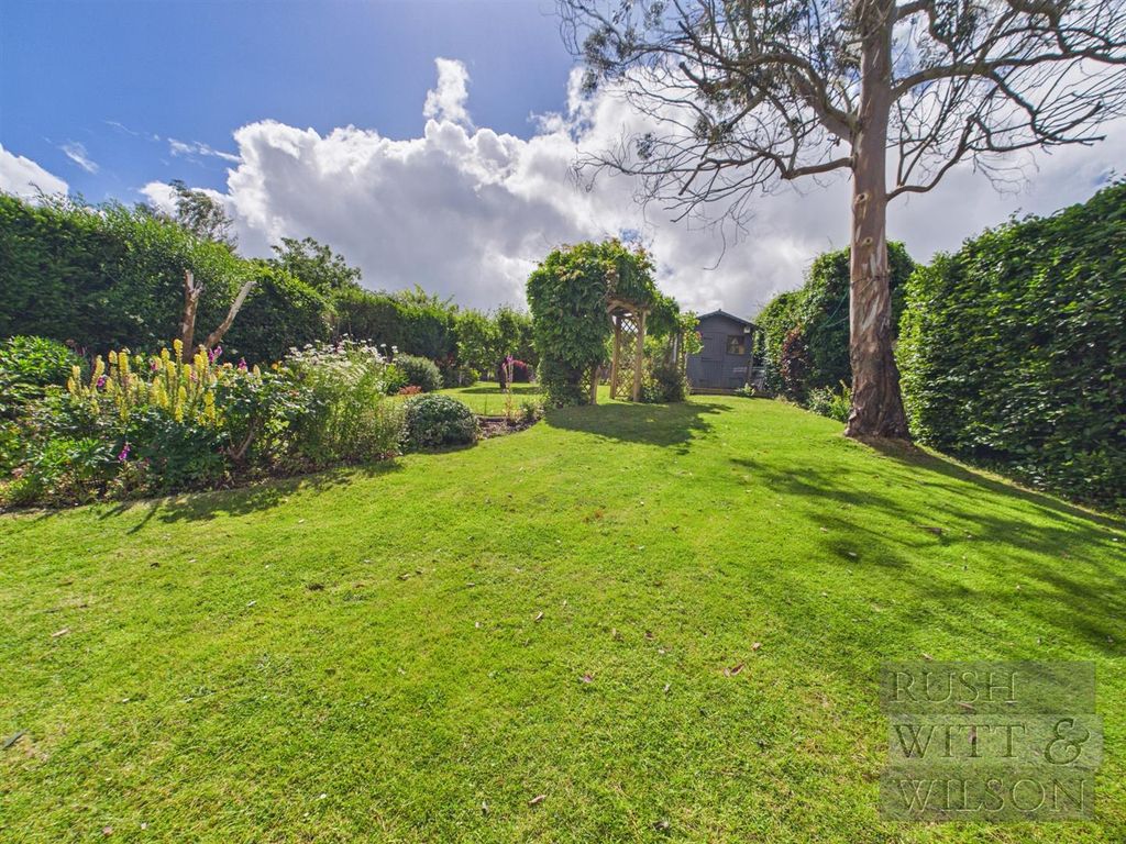 Property photo 2 of 40