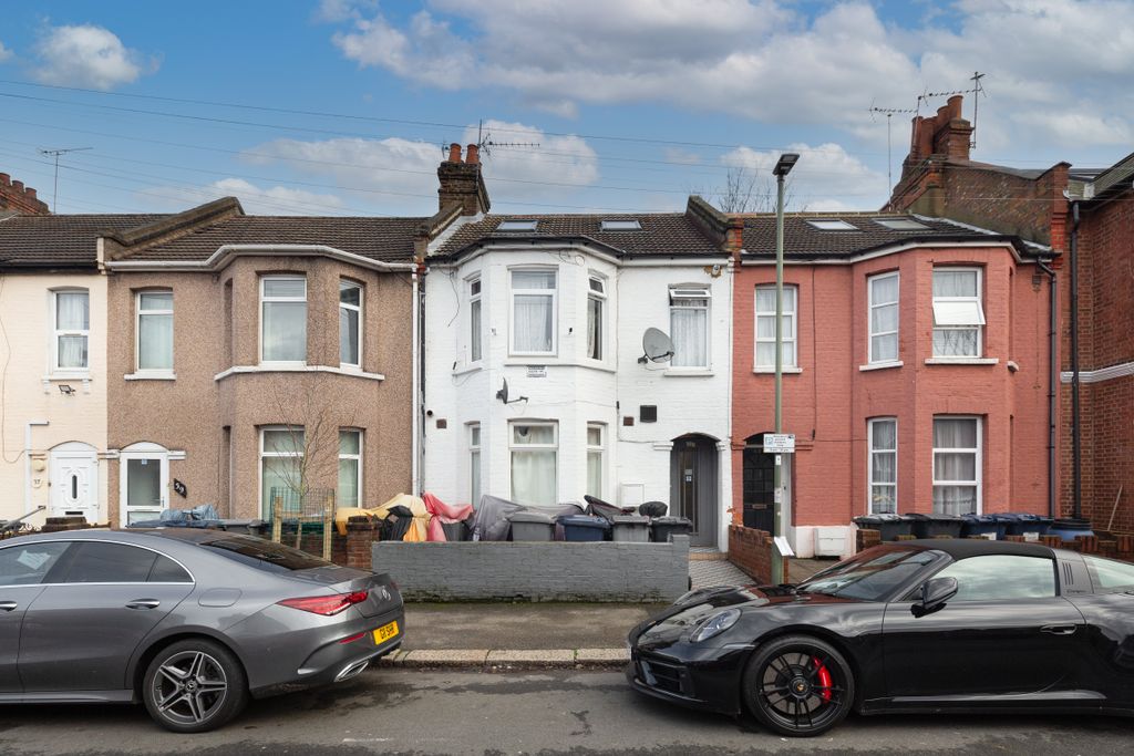 Property photo 1 of 22 41 Oak Grove, Cricklewood, London, Nw2 3Ls