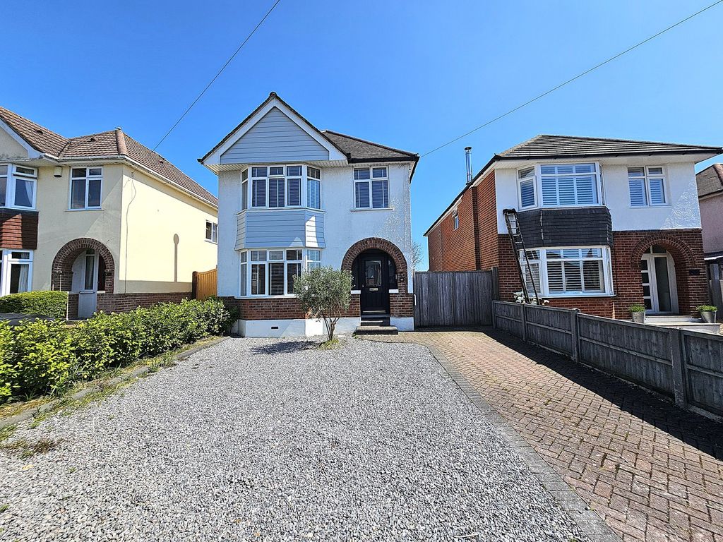 Property photo 1 of 32