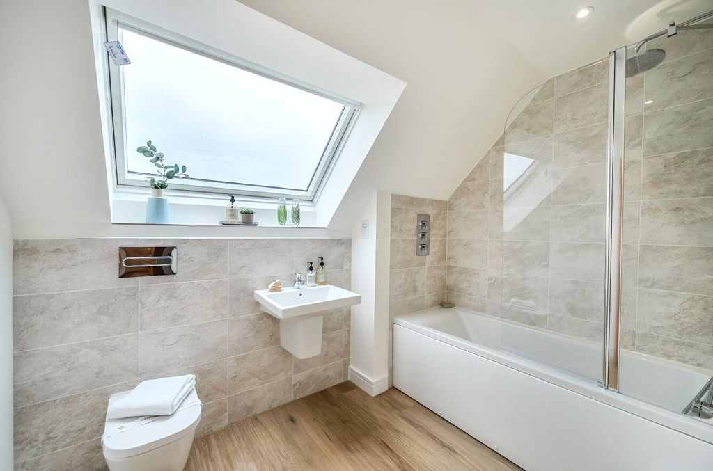 Property photo 3 of 16 1402571-5-6973d4d...
