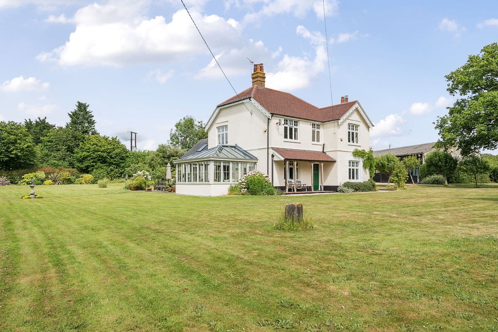 Property photo 1 of 28